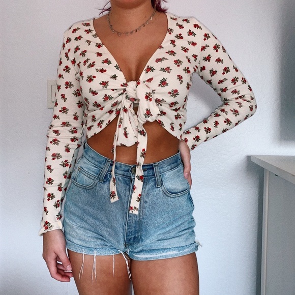 Brandy Melville Tops - Brandy Melville Floral Wrap Top